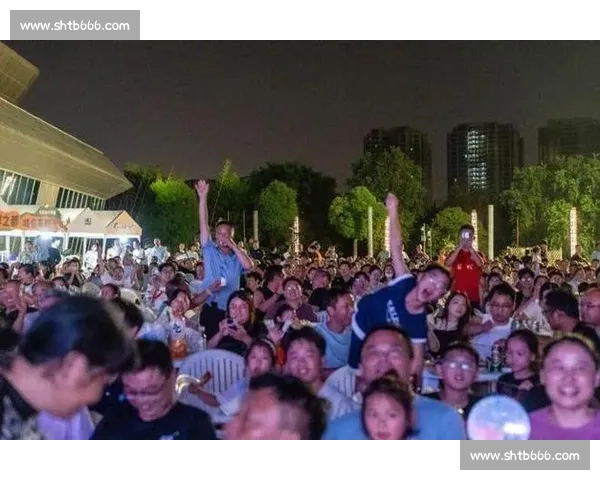 燃爆盐都夜!自贡高新区 “第二现场” 观赛潮激活美食消费 燃爆盐都夜!自贡高新区 “第二现场” 观赛潮激活美食消费